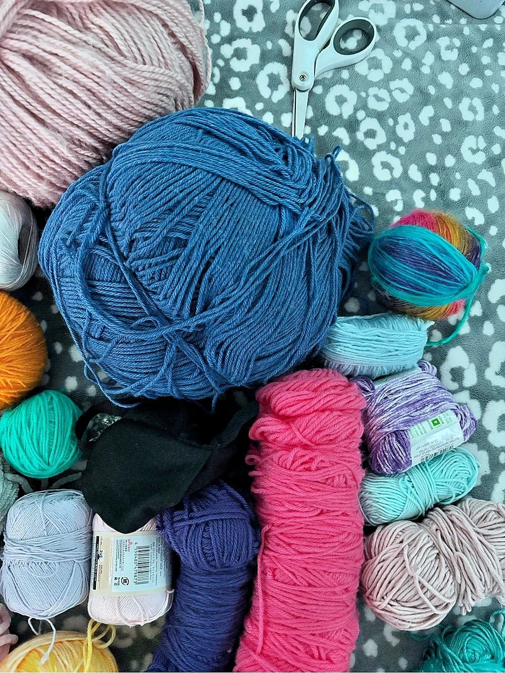 Multicolor Yarn Craft Lot - Picture 14 of 16